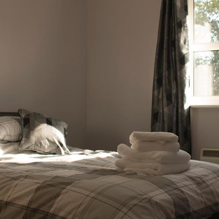 The Bell Apartment. Modern, Stylistic & Luxurious Falkirk Dış mekan fotoğraf