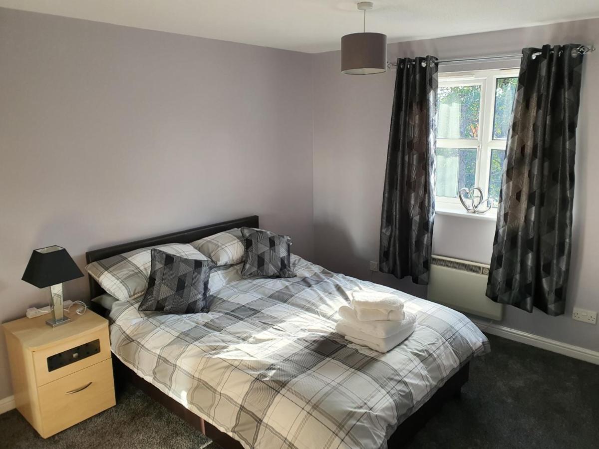 The Bell Apartment. Modern, Stylistic & Luxurious Falkirk Dış mekan fotoğraf