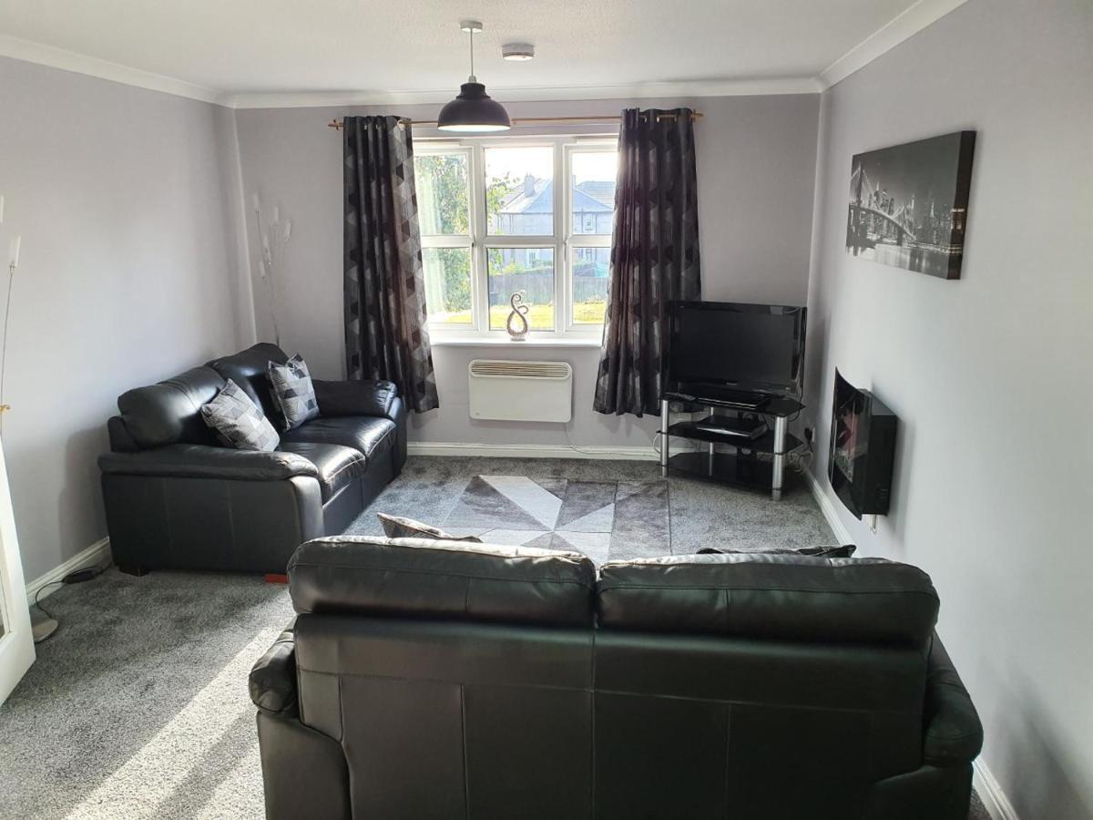 The Bell Apartment. Modern, Stylistic & Luxurious Falkirk Dış mekan fotoğraf